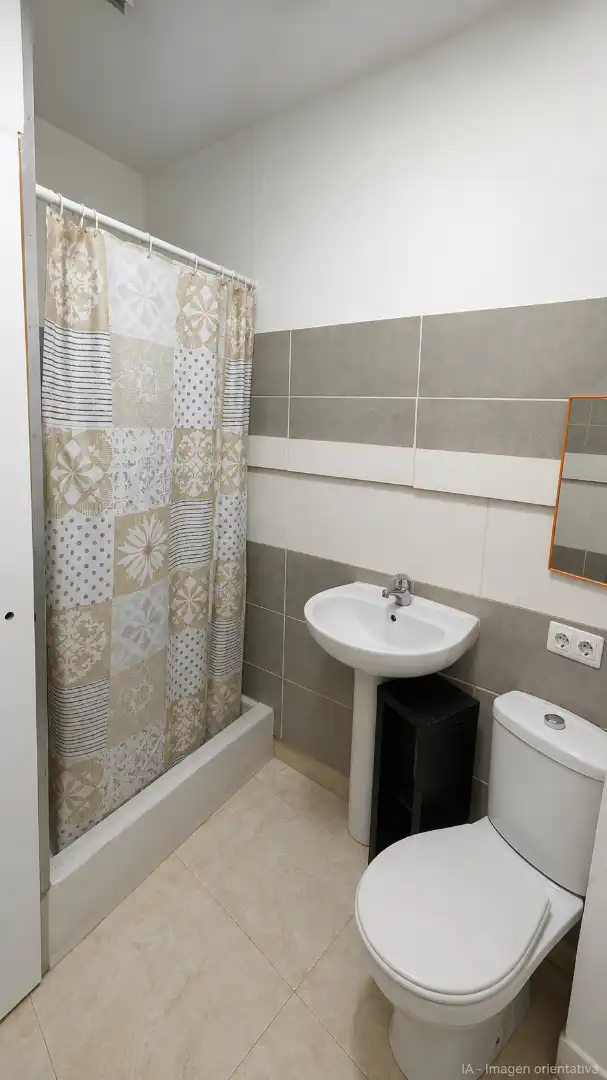 Badezimmer von Geschaftsraum zum Verkauf in Barcelona mit Klimaanlage und Möbliert