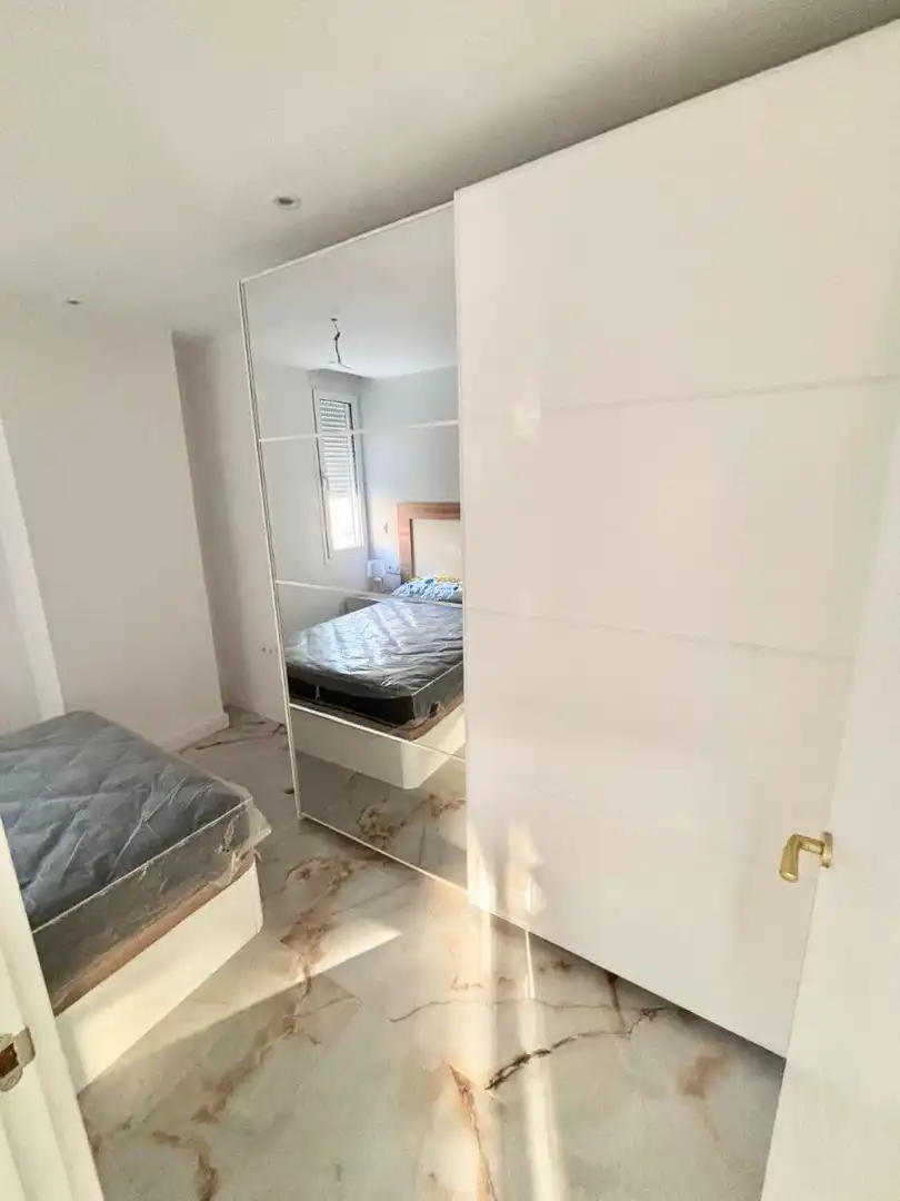 Dormitori de Apartament de lloguer en Murcia amb Aire condicionat, Moblat i Rentadora