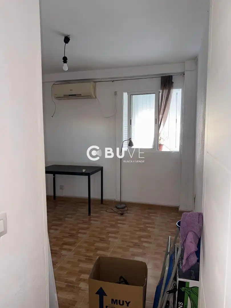 Bedroom of Flat for sale in Sevilla  with Air Conditioner and Storage room