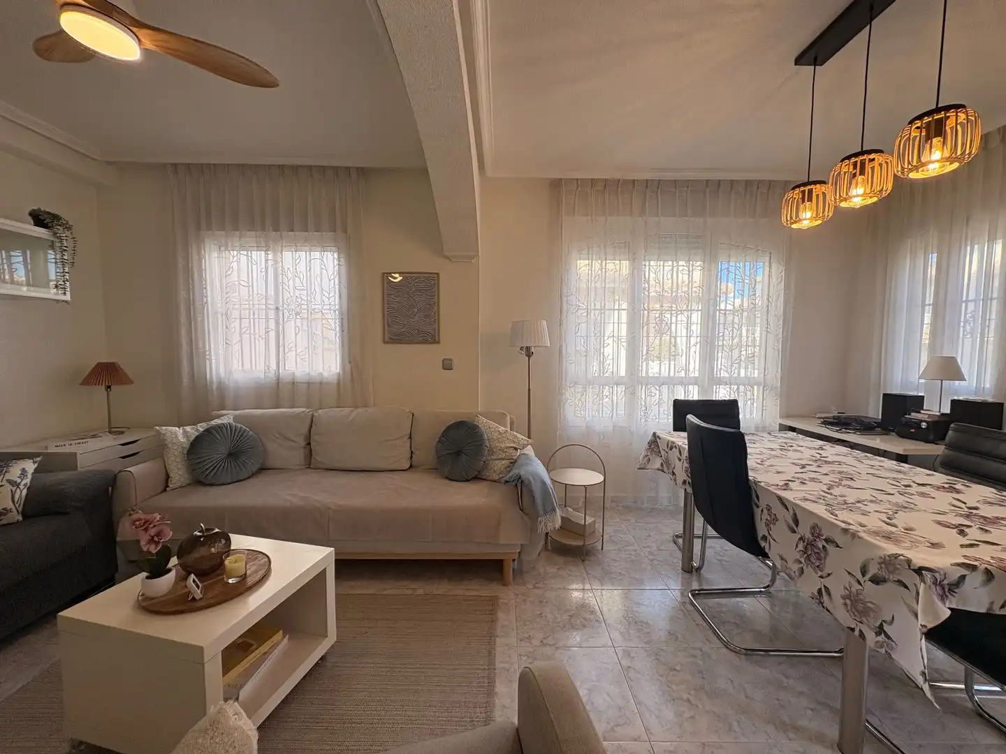 Casa o xalet de lloguer a Lomas de Cabo Roig - Los Dolses