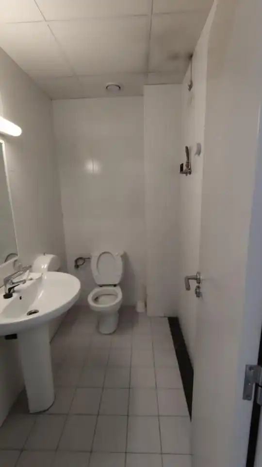 Badezimmer von Geschaftsraum zur Miete in Buñol