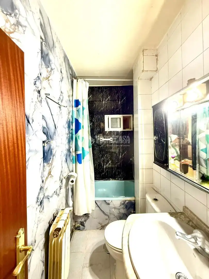 Baño de Piso en venta en Madrid con Aire acondicionado y Calefacción