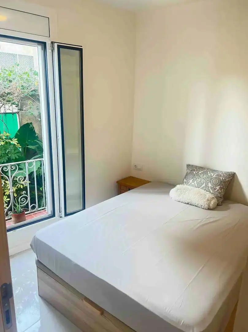Habitación de Piso para compartir en Barcelona con Amueblado y Lavadora