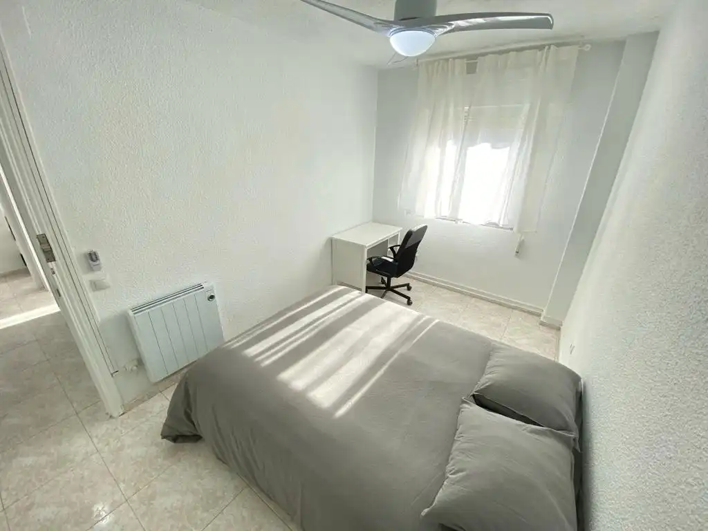 Habitación en Calle del Platino, 37, Los Rosales