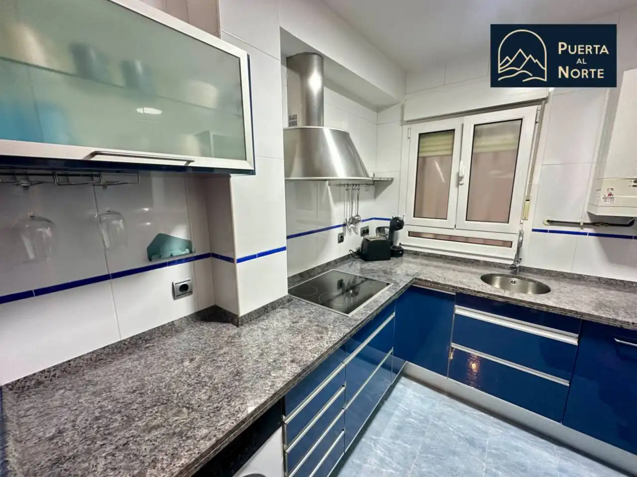 Cocina de Piso de alquiler en Santander con Calefacción, Trastero y Amueblado