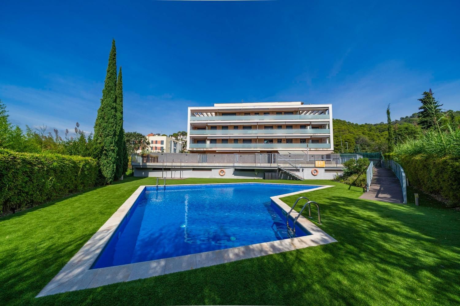 Swimming pool of Flat for sale in Tossa de Mar  with Air Conditioner, Heating and Parquet flooring