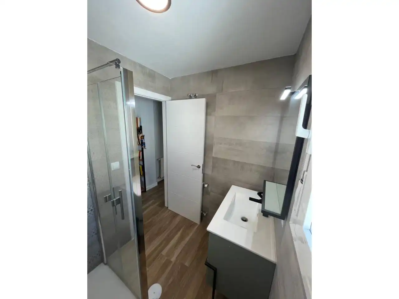 Badezimmer von Wohnung zur Miete in Badajoz mit Klimaanlage, Heizung und Terrasse