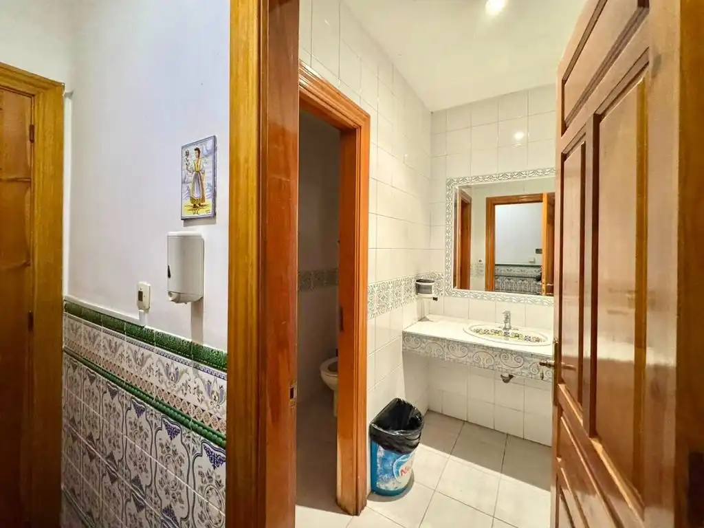 Baño de Local en venta en El Fresno con Calefacción y Terraza