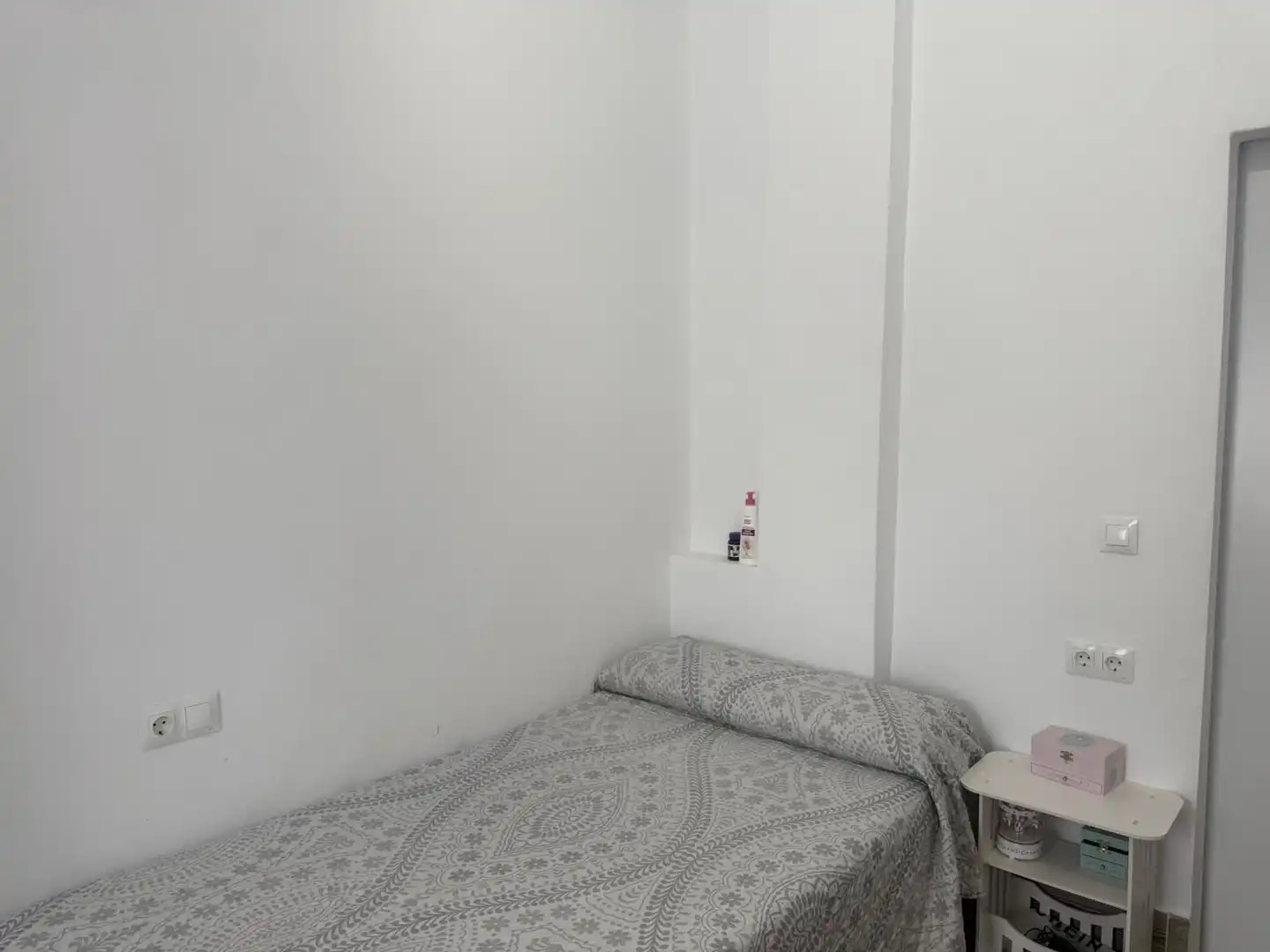 Dormitori de Casa o xalet en venda en Utrera amb Jardí privat, Terrassa i Piscina