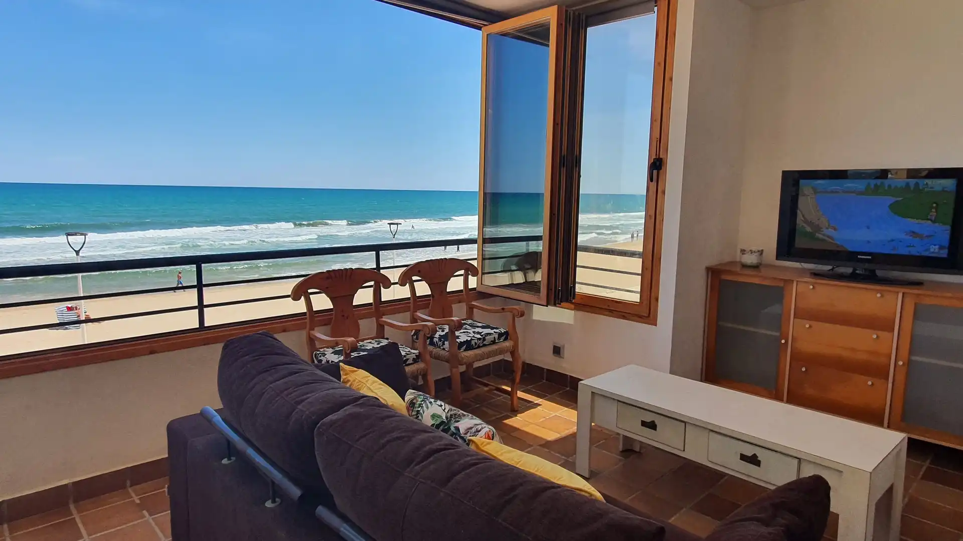 Sala de estar de Apartamento de alquiler en Miramar con Aire acondicionado, Terraza y Amueblado