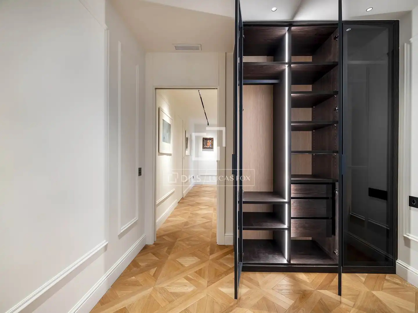Flat for sale in Barcelona  with Air Conditioner, Heating and Parquet flooring