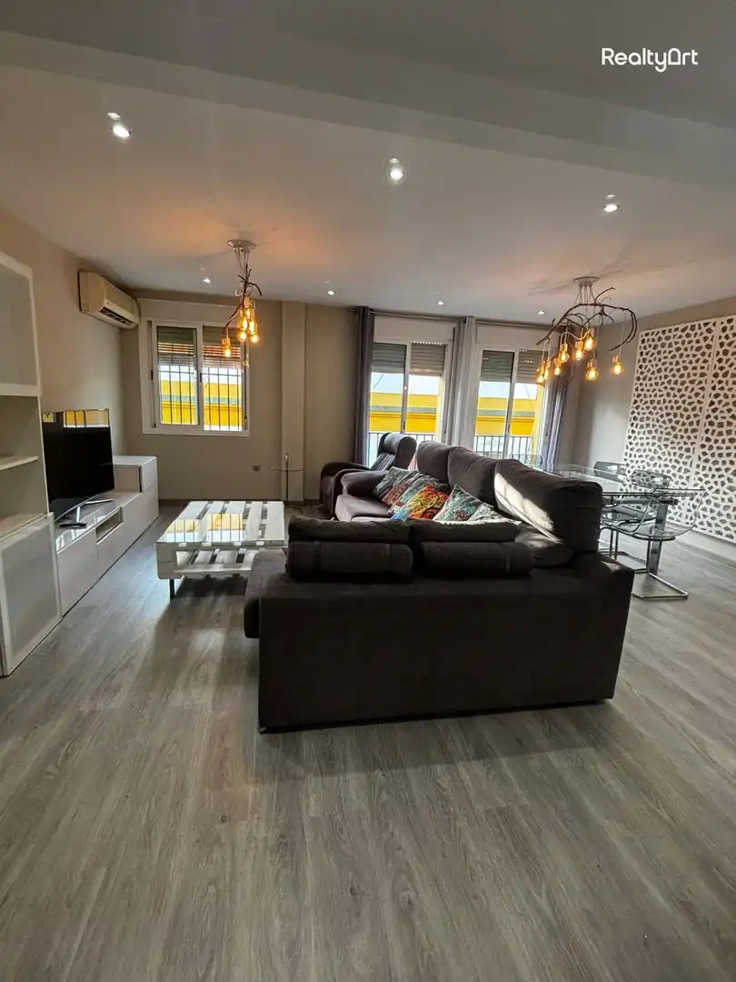 Living room of Flat for sale in Sevilla  with Air Conditioner, Heating and Terrace