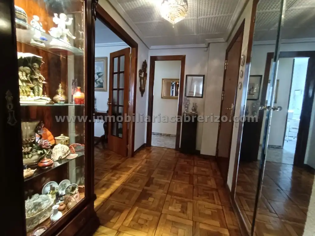 Pis en venda en  Logroño amb Calefacció, Parquet i Terrassa