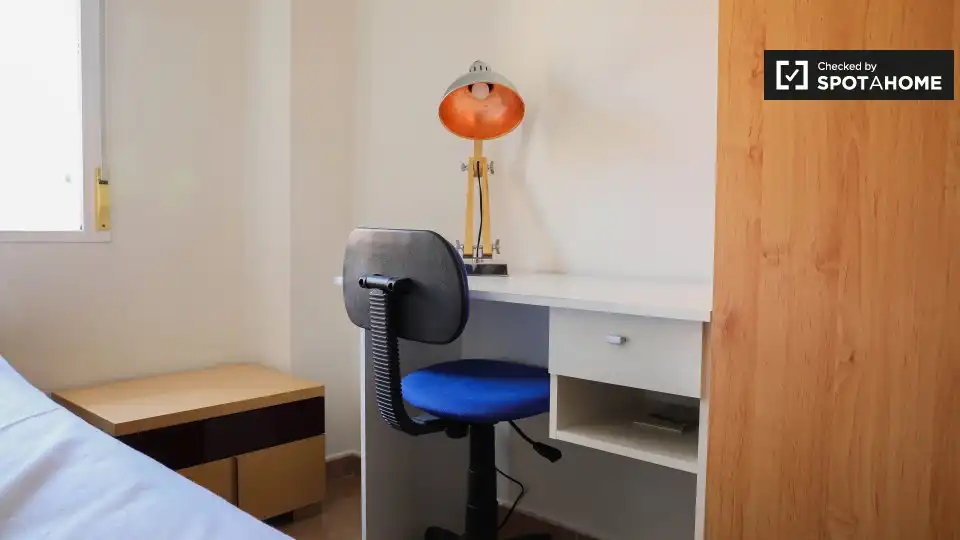Room in Valencia, Valencia