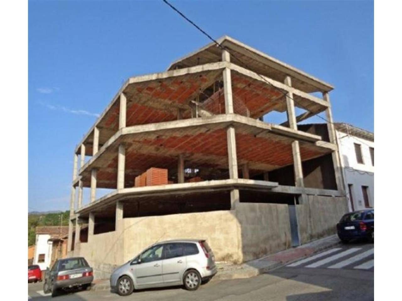Vista exterior de Edifici en venda en Balenyà