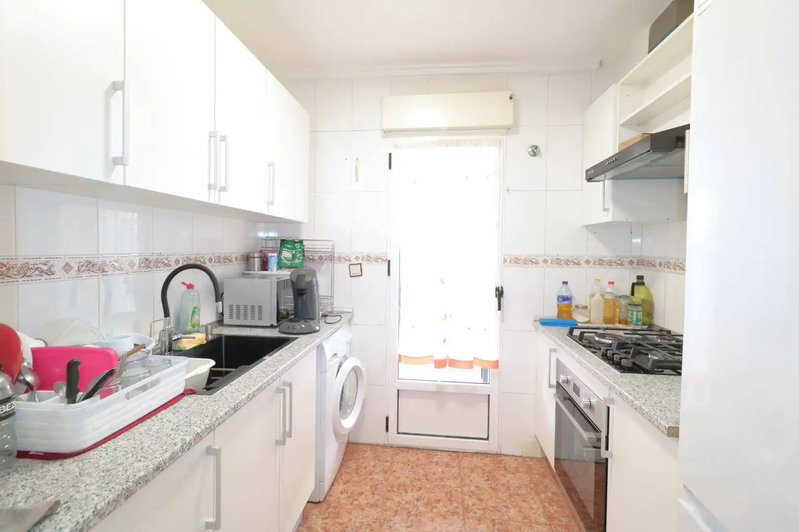 Cocina de Piso en venta en Torrevieja con Jardín privado, Amueblado y Piscina comunitaria