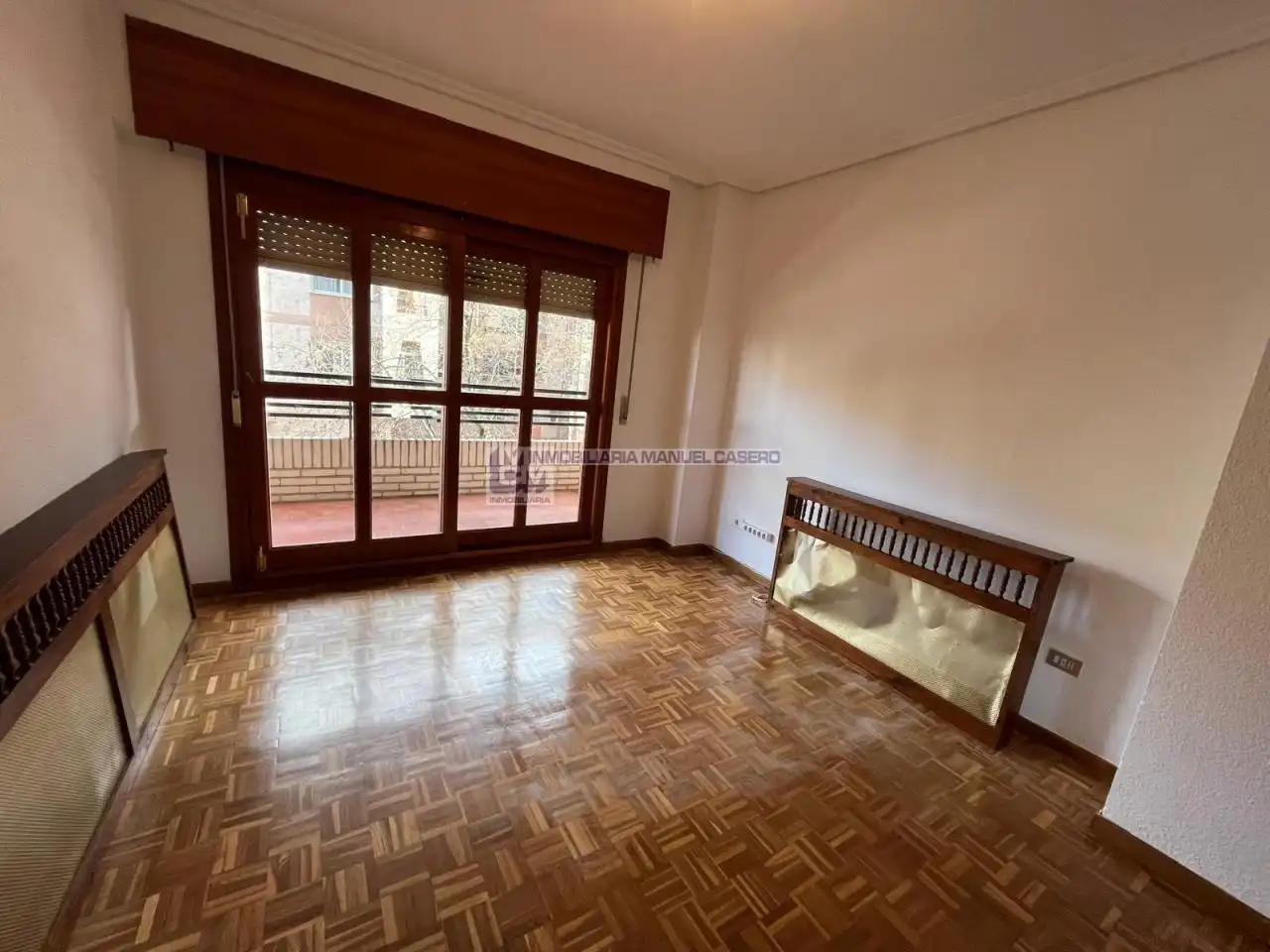 Bedroom of Flat for rent in Cáceres  with Air Conditioner, Heating and Parquet flooring