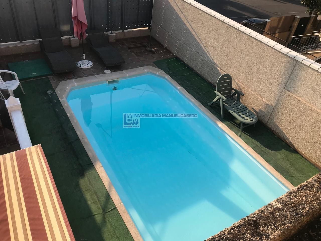 Piscina de Casa o xalet en venda en Cáceres Capital amb Calefacció, Jardí privat i Terrassa