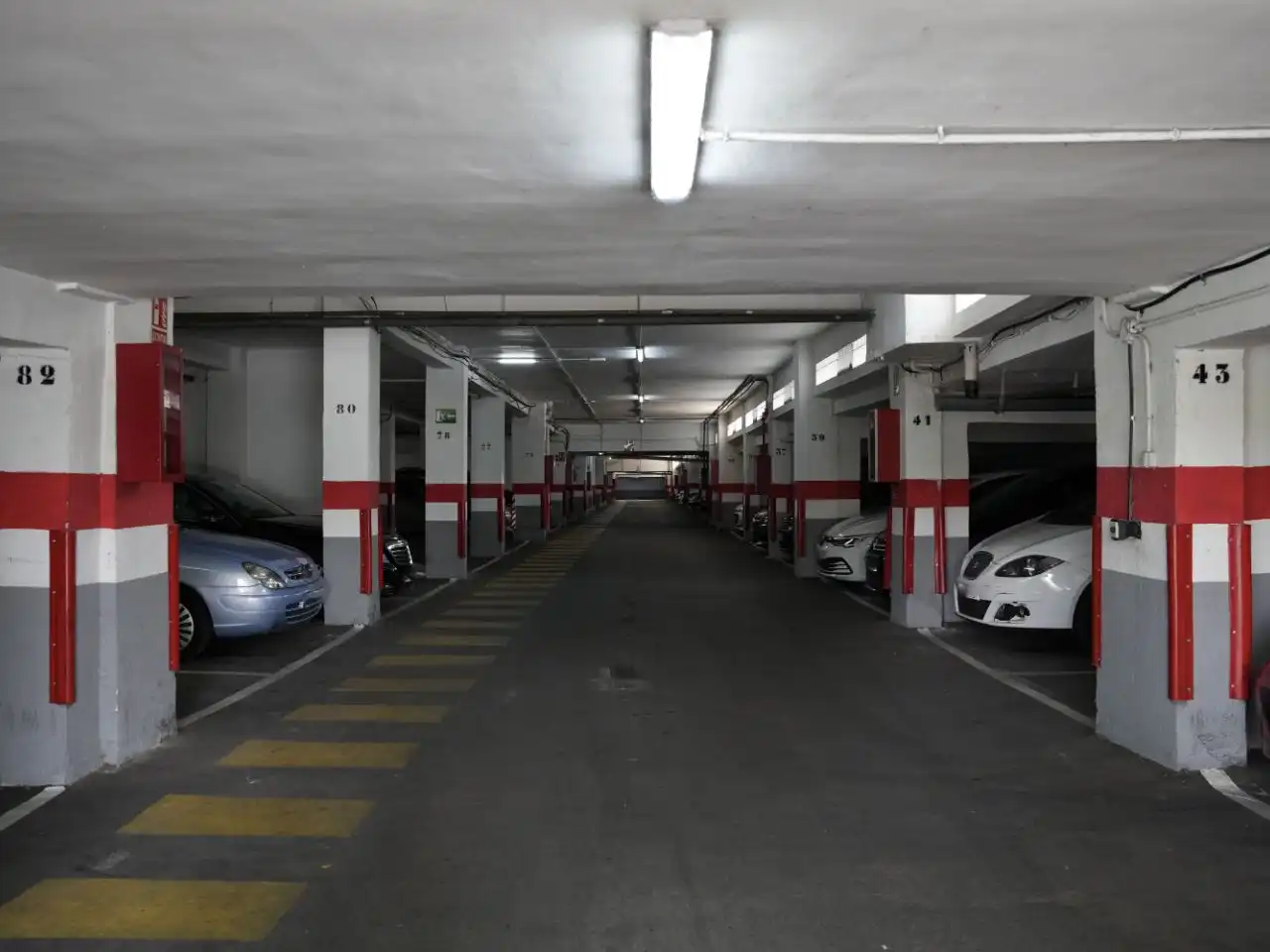 Parkplatz von Wohnungen zum Verkauf in Norte - Universidad