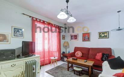 Living room of Flat for sale in  Madrid Capital  with Heating, Parquet flooring and Oven