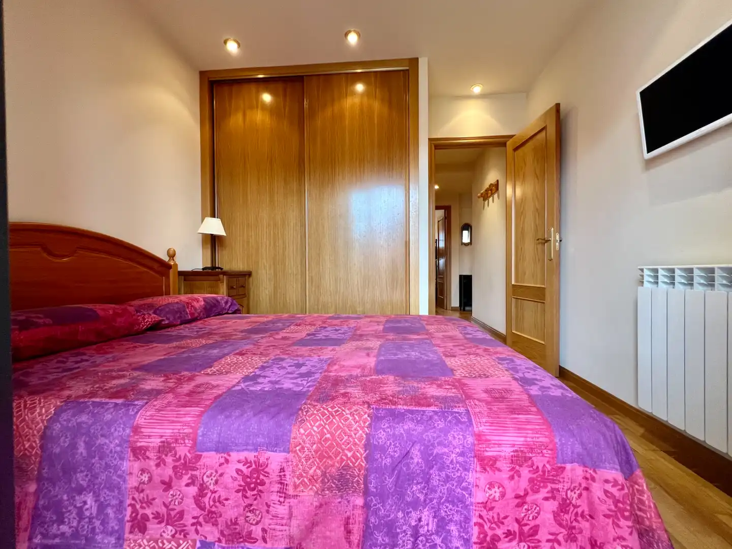 Bedroom of Flat for sale in Jaca  with Heating, Parquet flooring and Terrace