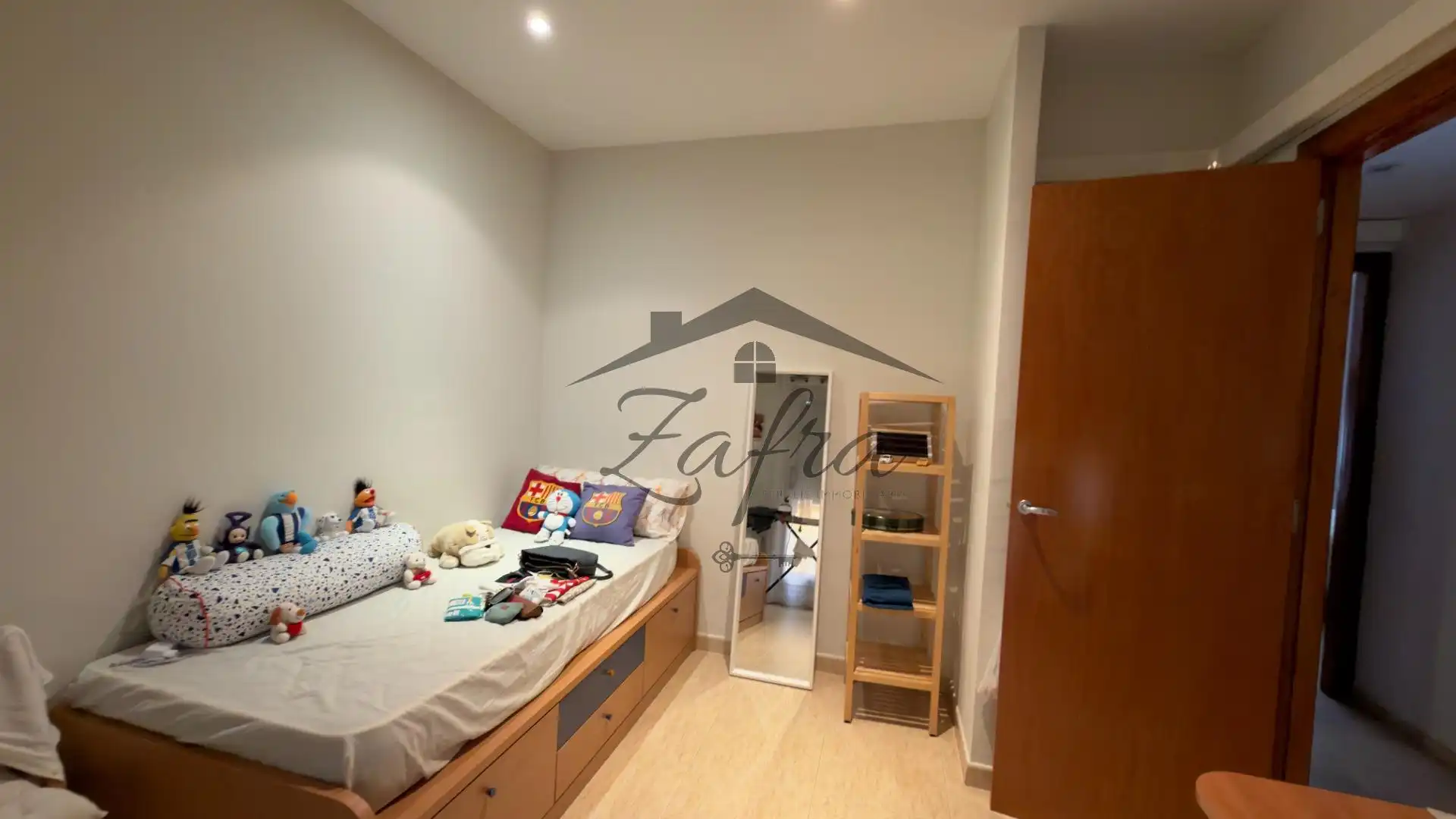 Habitación de Casa adosada en venta en Badalona con Calefacción y Terraza