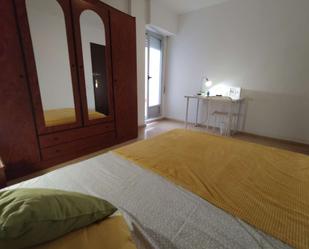 Bedroom of Flat to share in  Valencia Capital  with Air Conditioner, Heating and Terrace