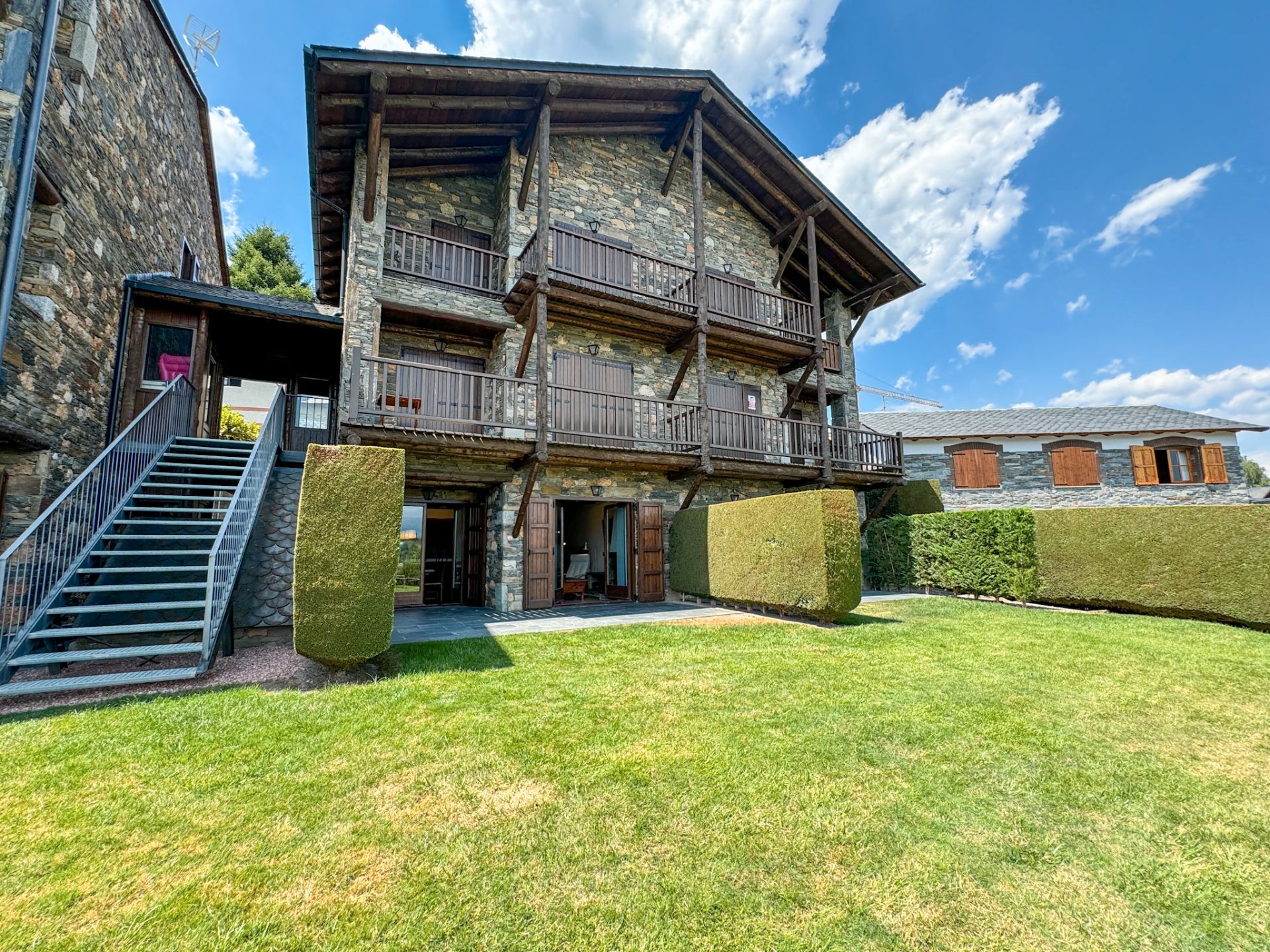Vista exterior de Dúplex de lloguer en Bolvir amb Calefacció, Parquet i Moblat
