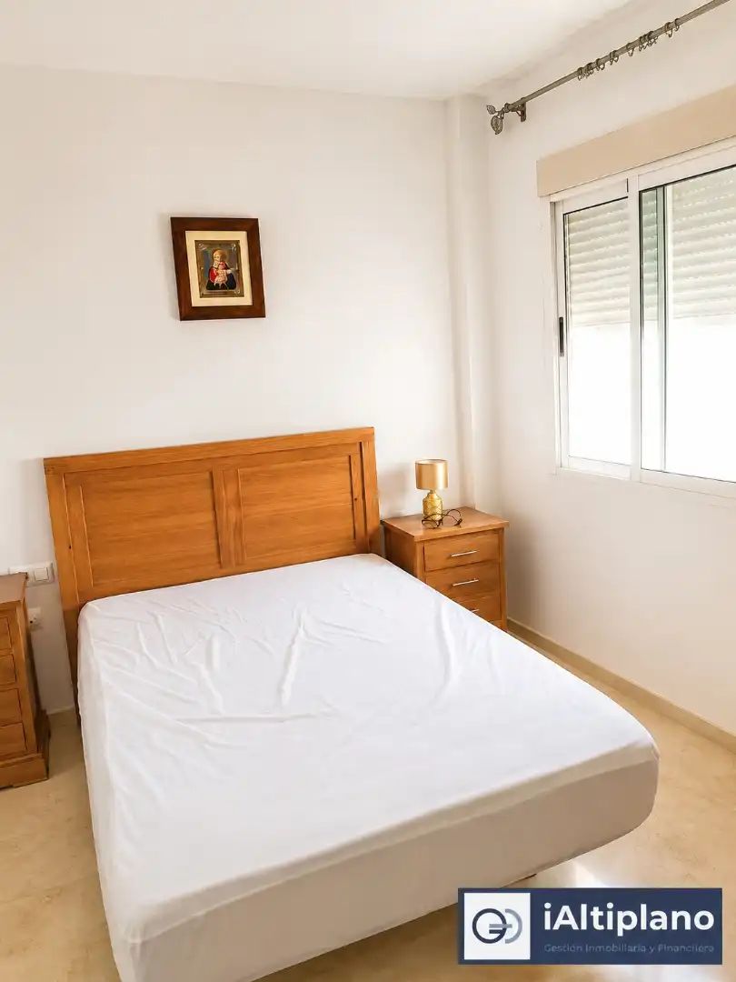 Habitación de Piso en venta en Baza con Calefacción y Amueblado
