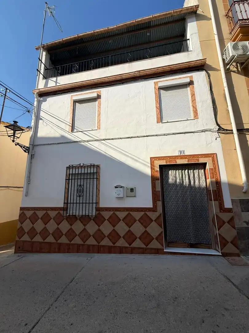 House with terrace for sale in Cuevas de San Marcos