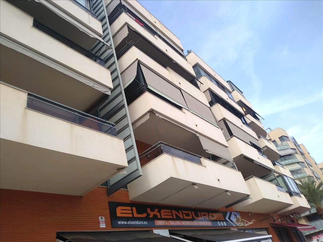 Vista exterior de Piso en venta en Elche / Elx
