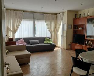 Sala d'estar de Casa o xalet en venda en El Vendrell amb Calefacció