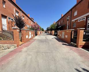 Exterior view of Single-family semi-detached for sale in Tres Cantos