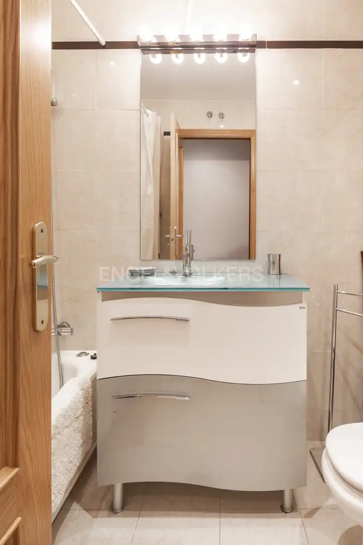 Badezimmer von Wohnung zur Miete in Alcorcón mit Klimaanlage, Heizung und Parkett