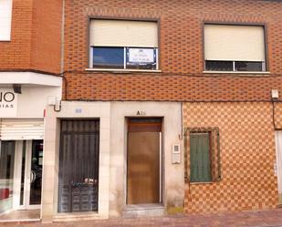 Vista exterior de Casa o xalet en venda en Madridejos amb Calefacció i Terrassa