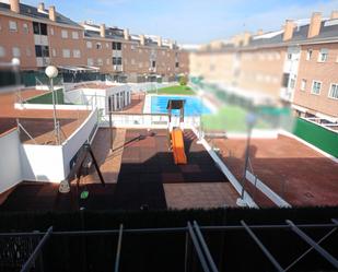 Terrassa de Pis en venda en Las Ventas de Retamosa amb Calefacció, Traster i Moblat