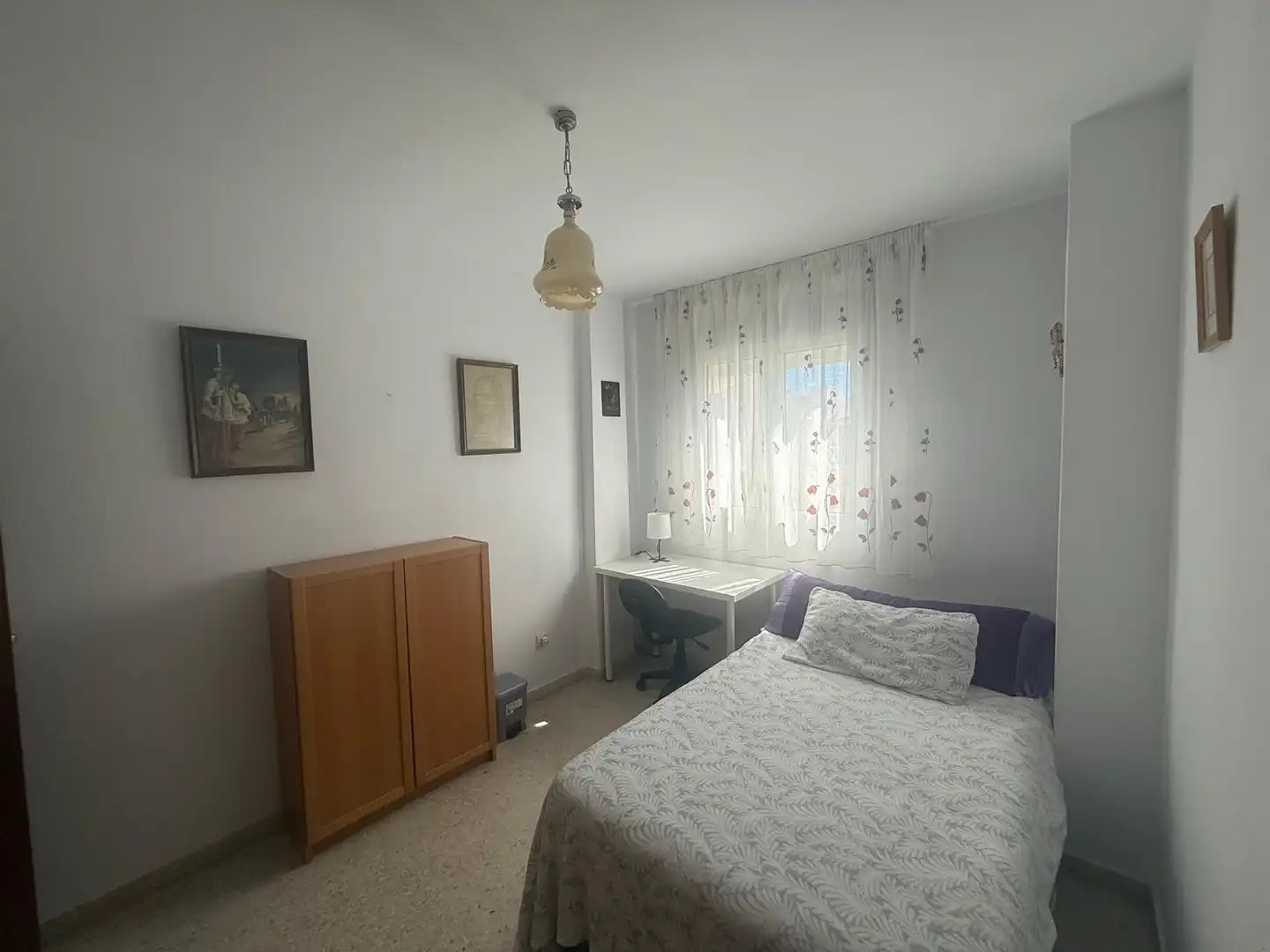 Habitación de Apartamento de alquiler en Málaga con Aire acondicionado, Amueblado y Microondas
