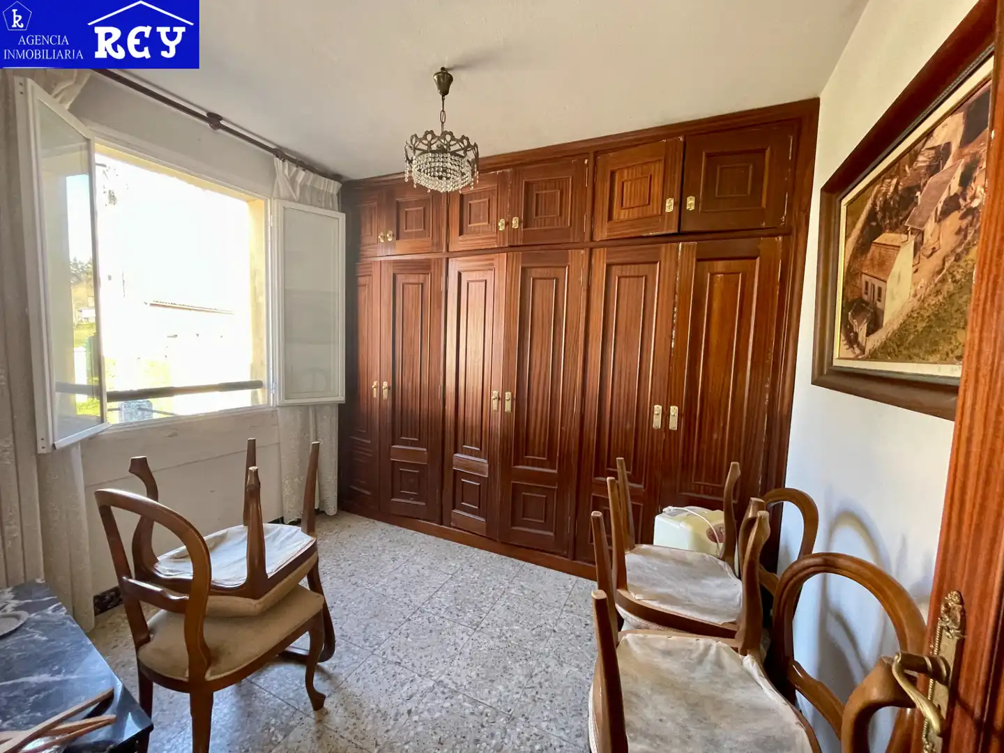 Dormitori de Casa o xalet en venda en Santiago de Compostela  amb Jardí privat, Terrassa i Moblat