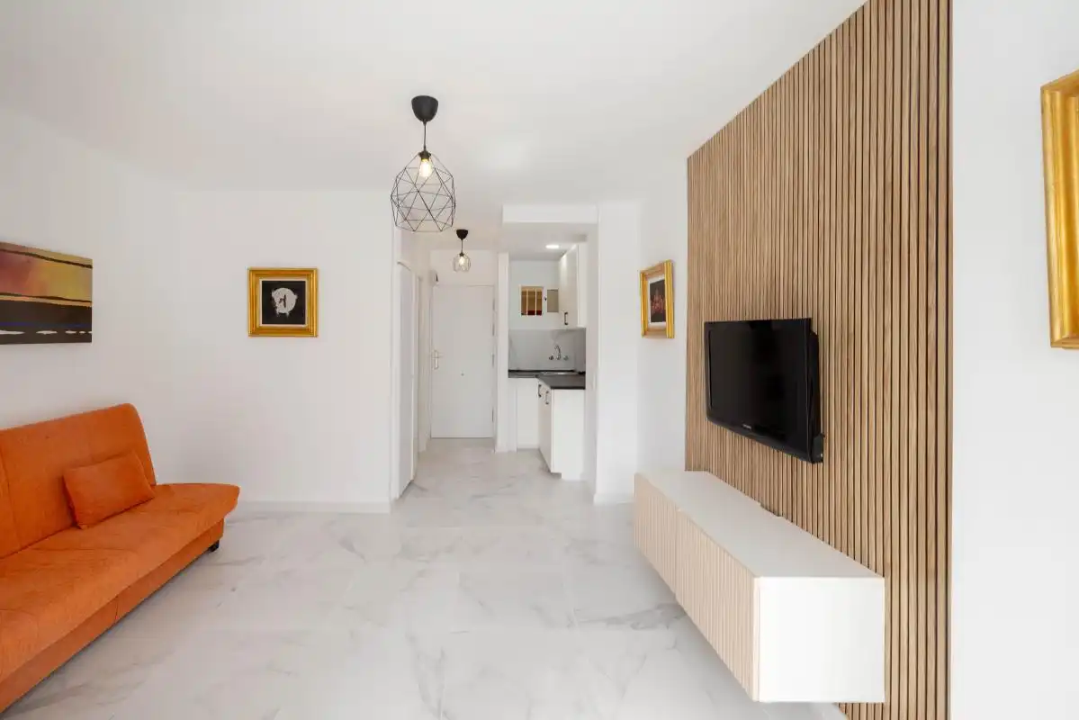 Sala de estar de Estudio en venta en Benalmádena con Calefacción, Jardín privado y Piscina