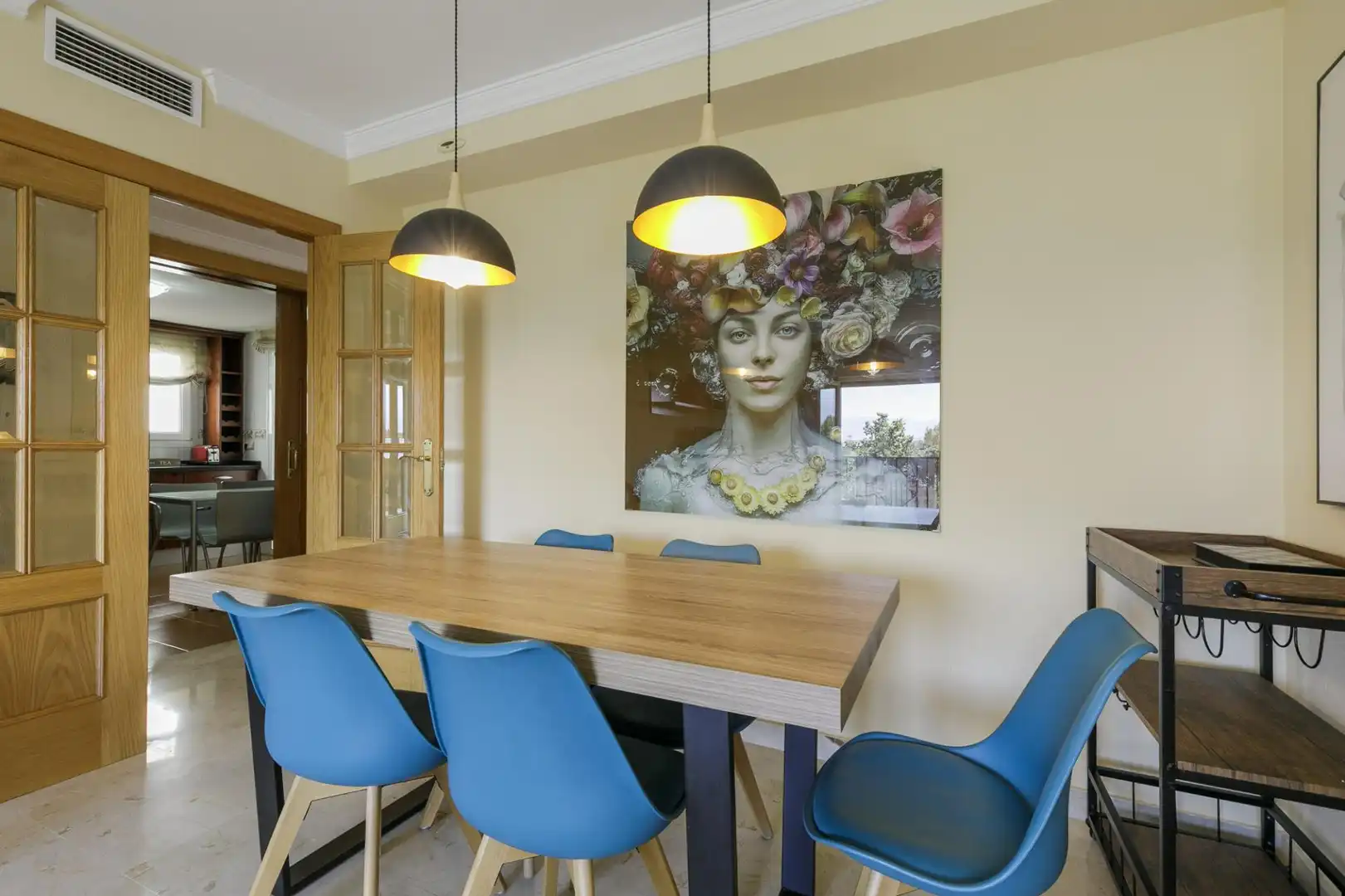 Comedor de Piso en venta en Granada con Calefacción, Balcón y Piscina comunitaria
