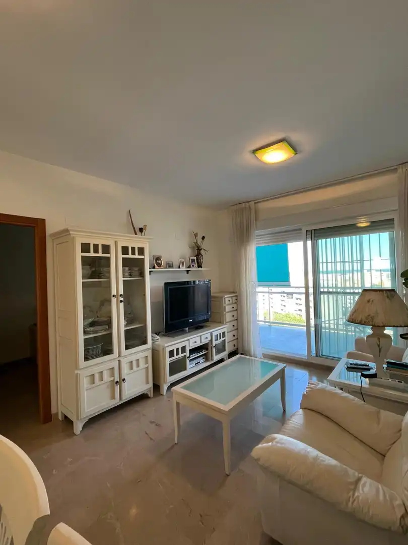 Sala de estar de Apartamento de alquiler en Gandia con Aire acondicionado, Calefacción y Jardín privado