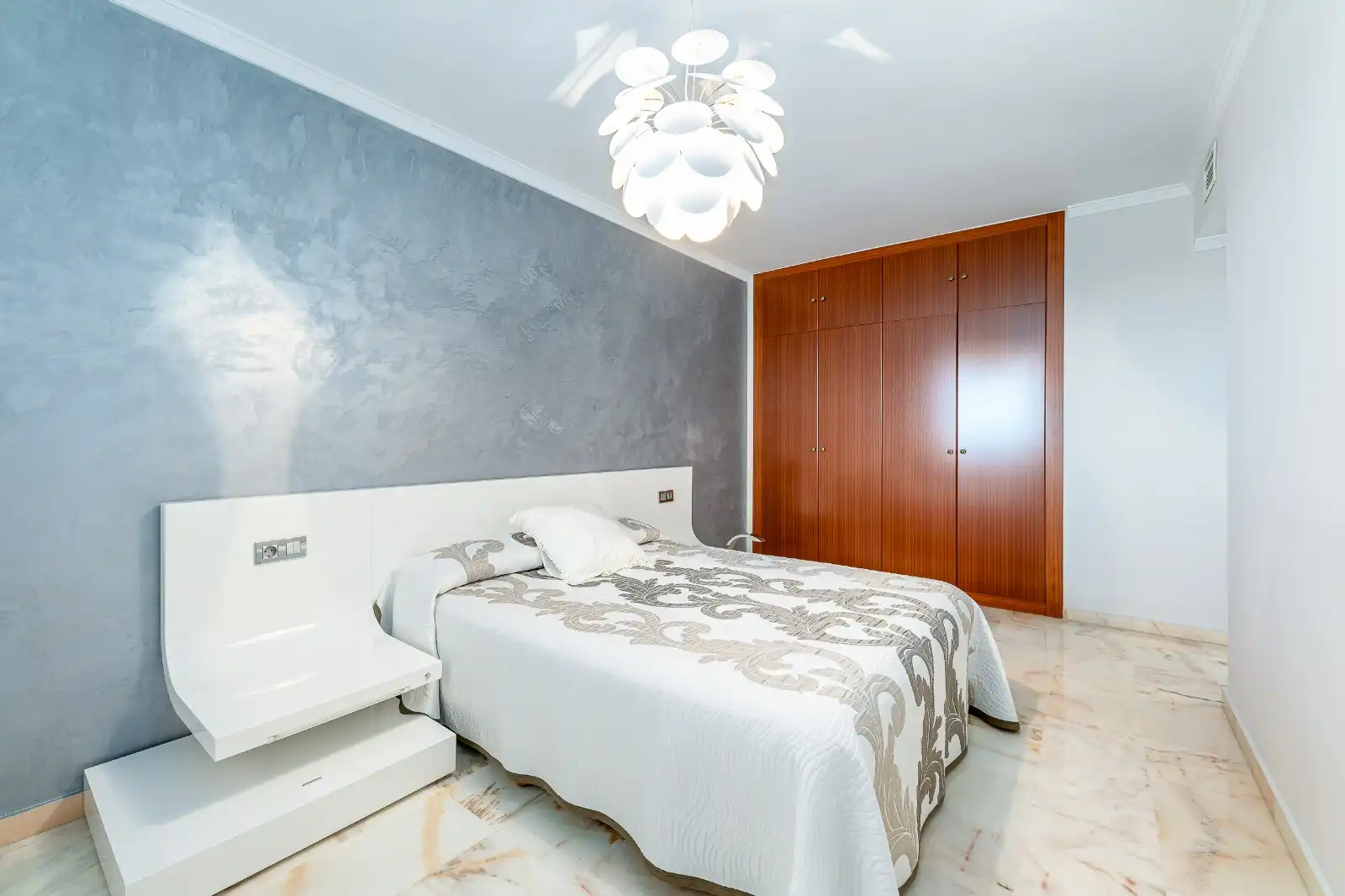 Habitación de Piso en venta en Benalmádena con Aire acondicionado, Calefacción y Terraza