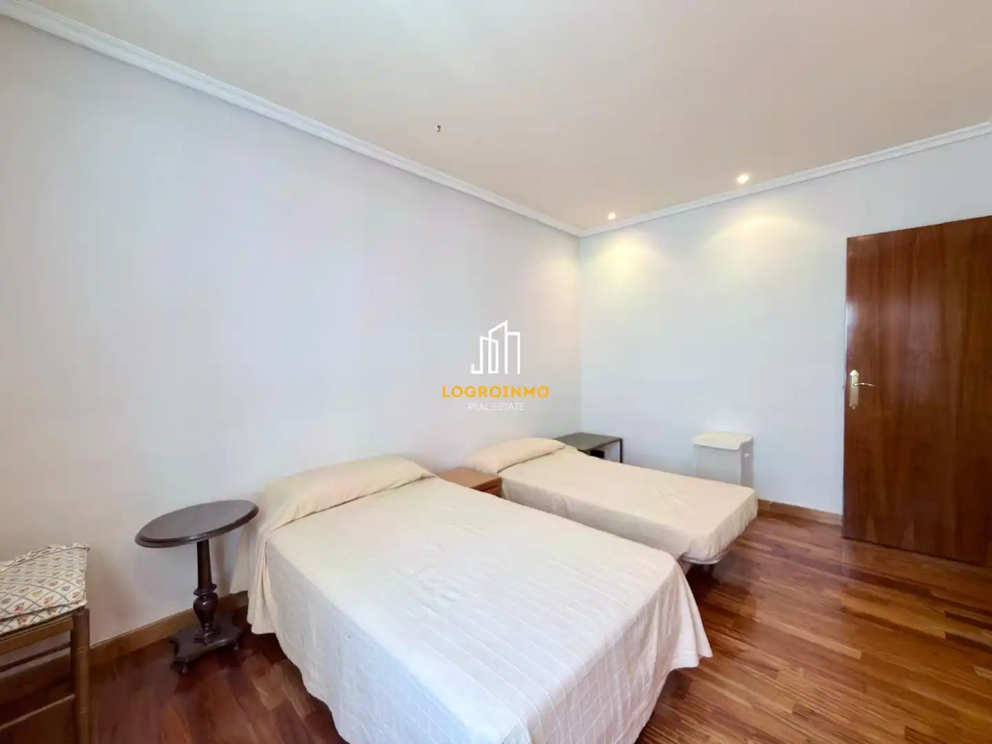 Bedroom of Flat for rent in  Logroño  with Air Conditioner, Heating and Terrace