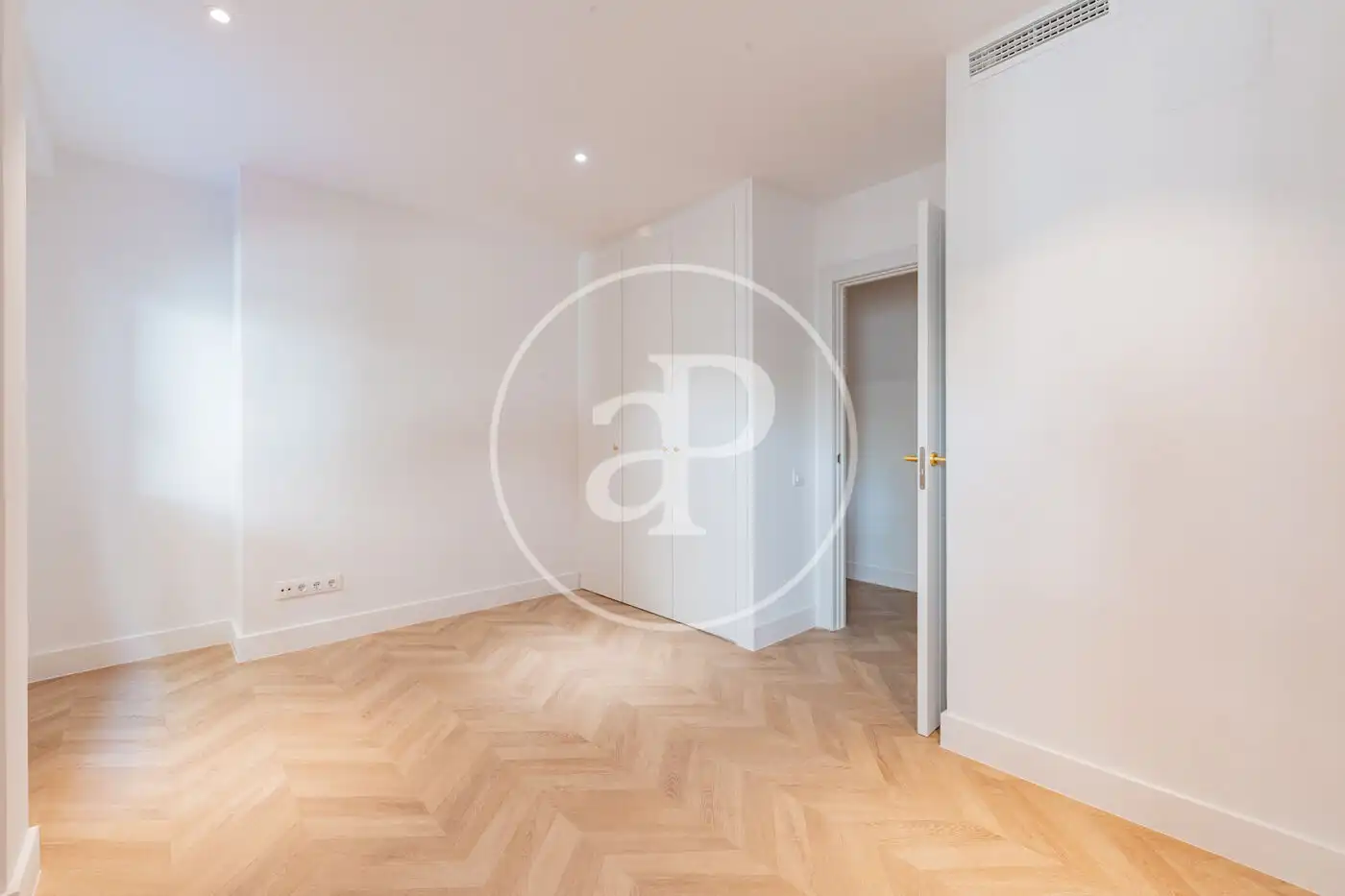 Habitación de Piso de alquiler en Madrid con Aire acondicionado, Calefacción y Se aceptan mascotas