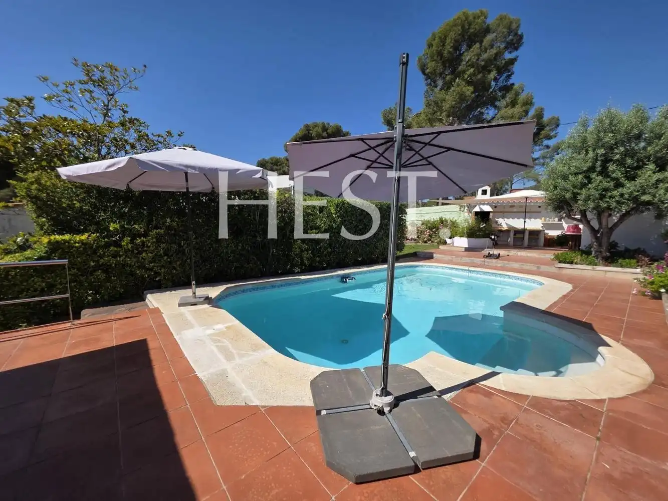 Piscina de Casa o xalet en venda en Castelldefels amb Calefacció, Jardí privat i Parquet