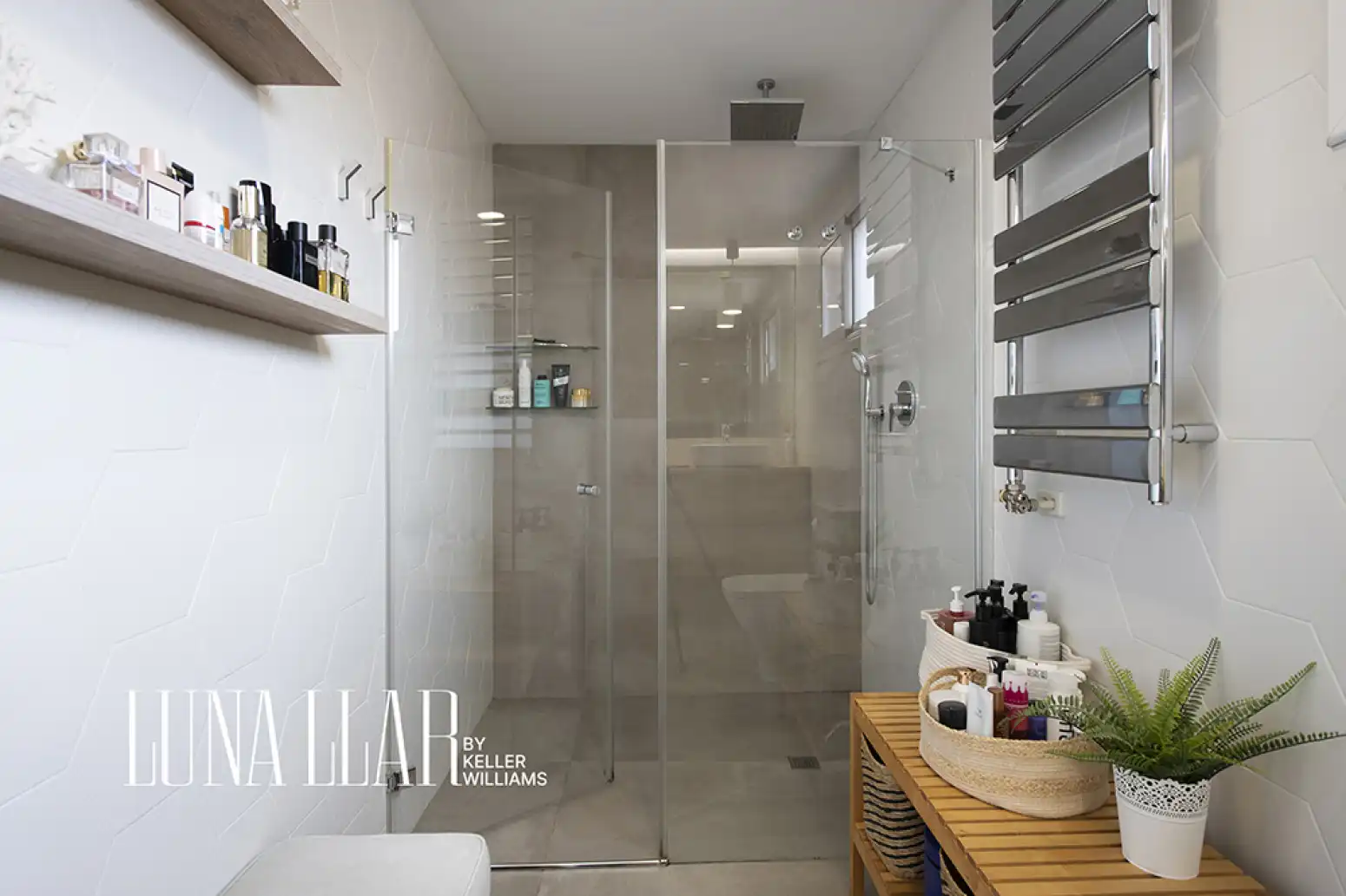 Bathroom of Houses for sale in Can Bou
