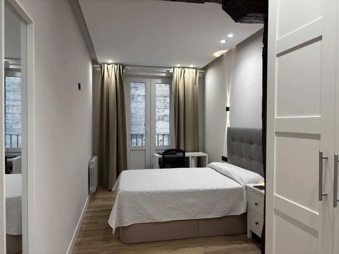 Habitación de Piso de alquiler en Bilbao  con Amueblado y Balcón