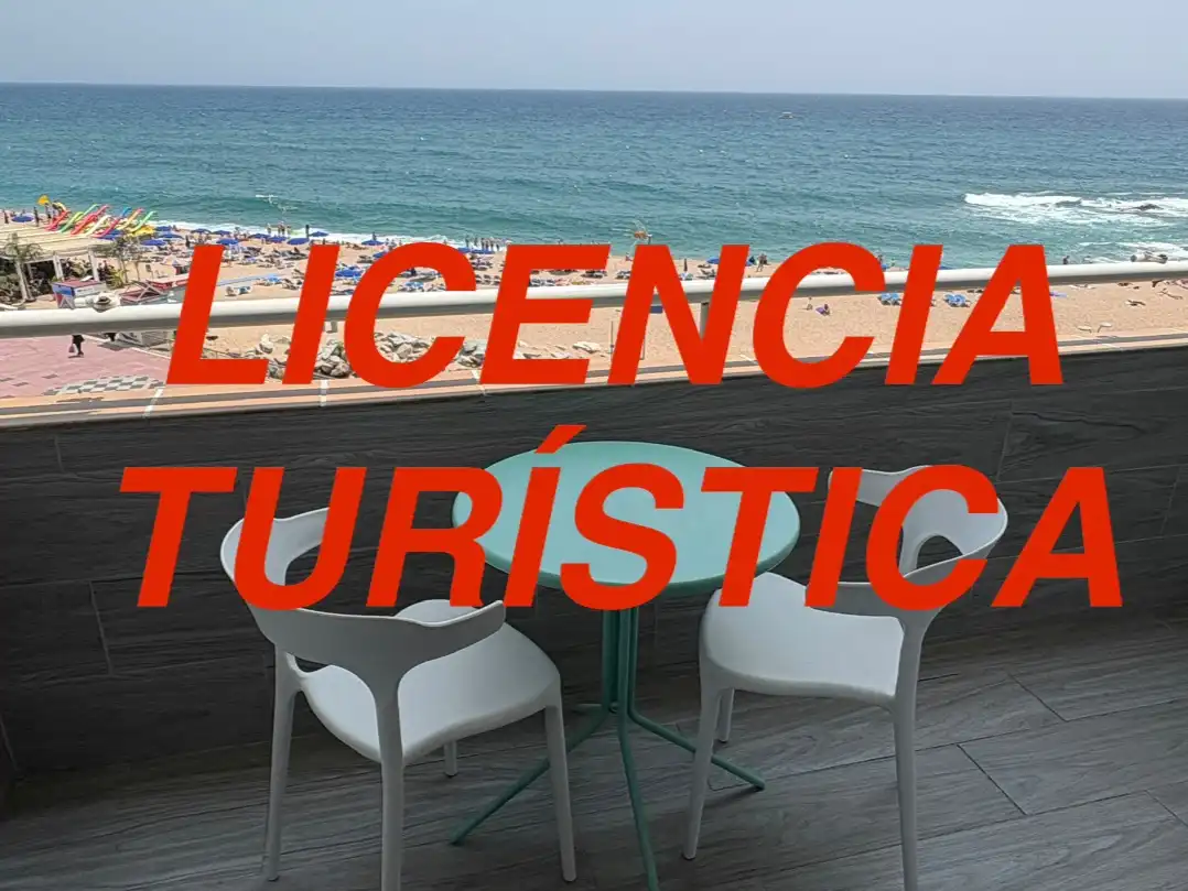 Piso con ascensor en venta en Carrer Josep Taradellas 4