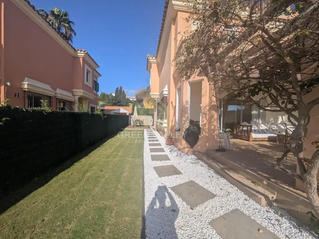 Casa con giardino in vendita a La Alcaidesa, imagen 3