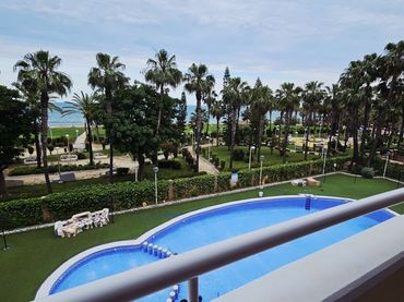 Apartament amb piscina en venda a Amplaries 13